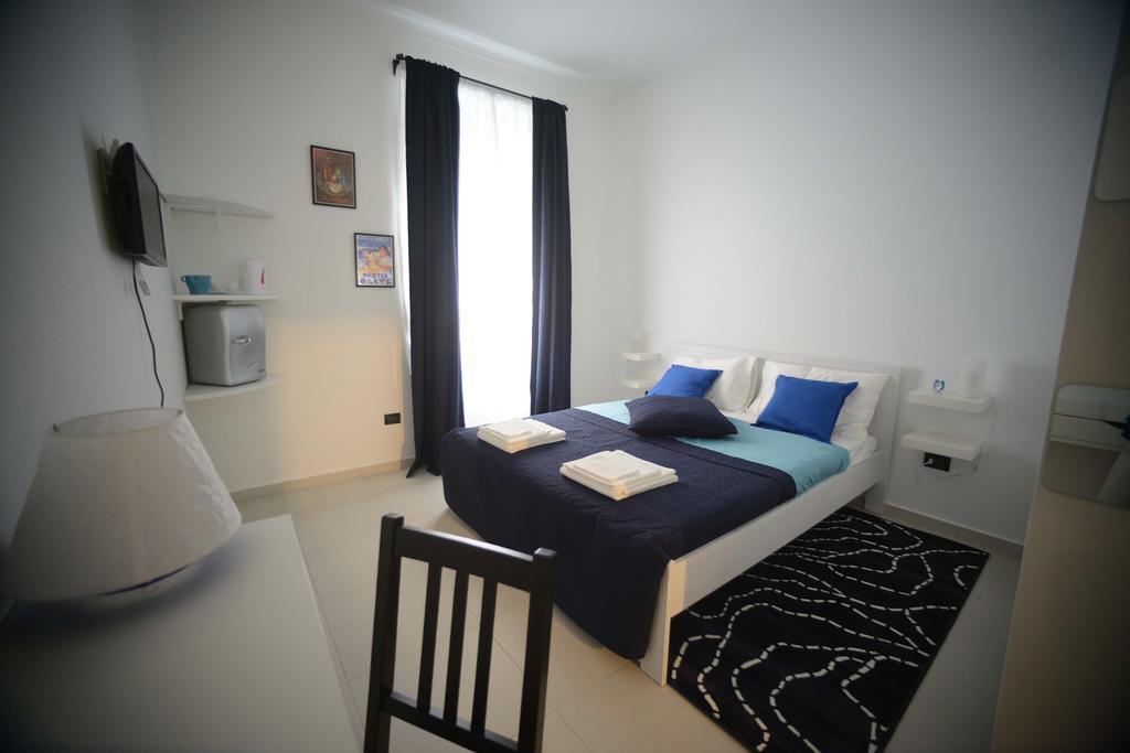 Casa Petrarca Bed & Breakfast Turin Bilik gambar